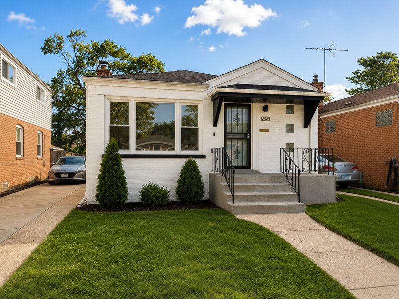 12520 S Yale Avenue Chicago IL 60628