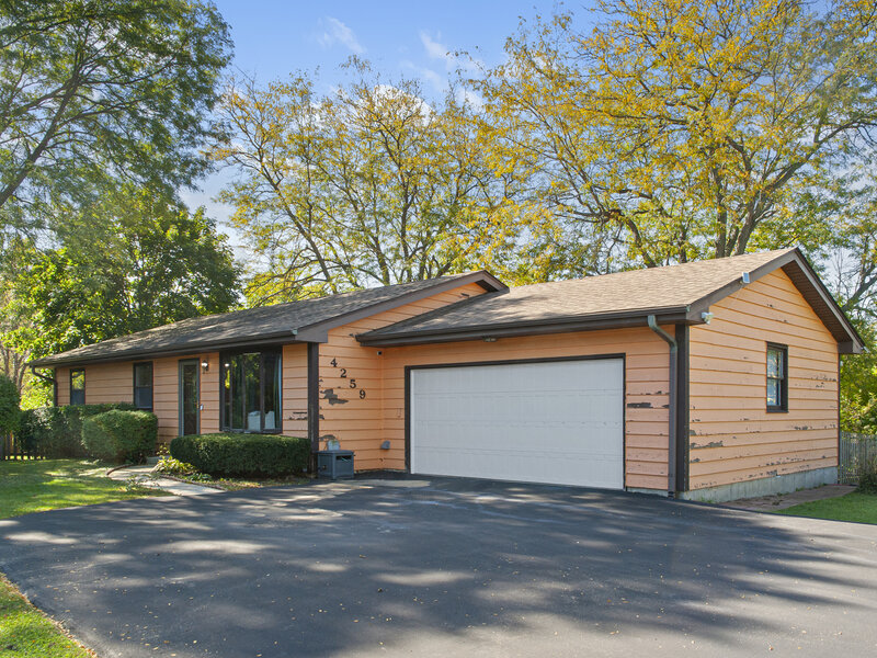 4259 Lake Park Avenue Gurnee IL 60031
