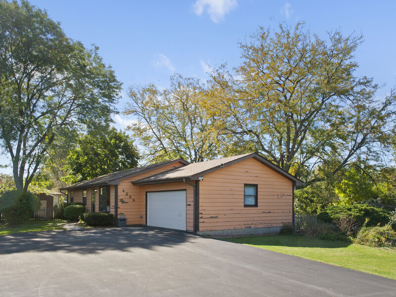 4259 Lake Park Avenue Gurnee IL 60031