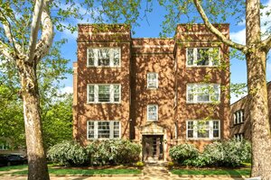 Photo of 5700 N Artesian Avenue Chicago IL 60659 Unit 1S