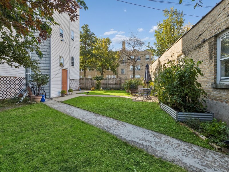 5700 N Artesian Avenue Chicago IL 60659