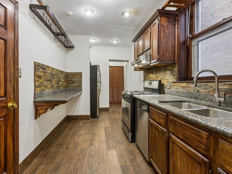 5700 N Artesian Avenue Chicago IL 60659