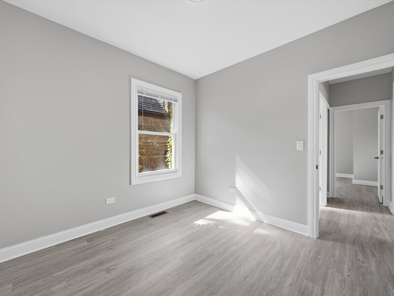 10453 S Indiana Avenue Chicago IL 60628