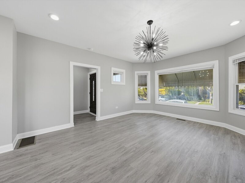 10453 S Indiana Avenue Chicago IL 60628