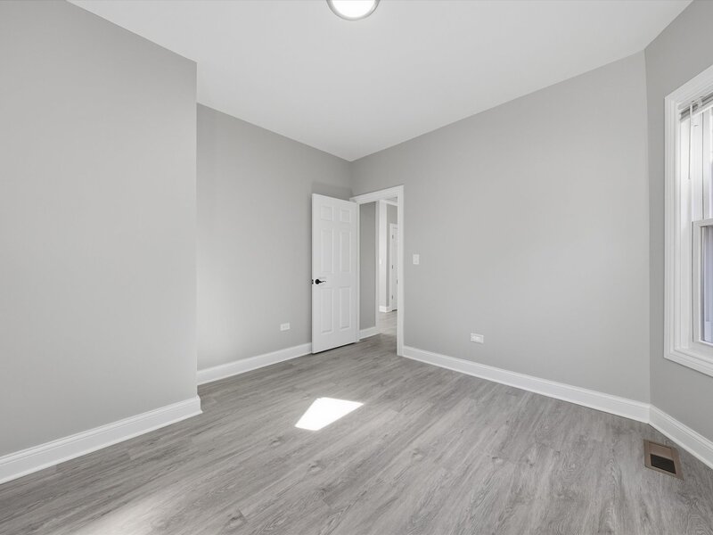 10453 S Indiana Avenue Chicago IL 60628