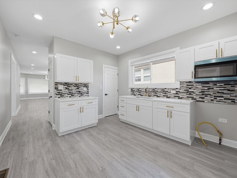 10453 S Indiana Avenue Chicago IL 60628