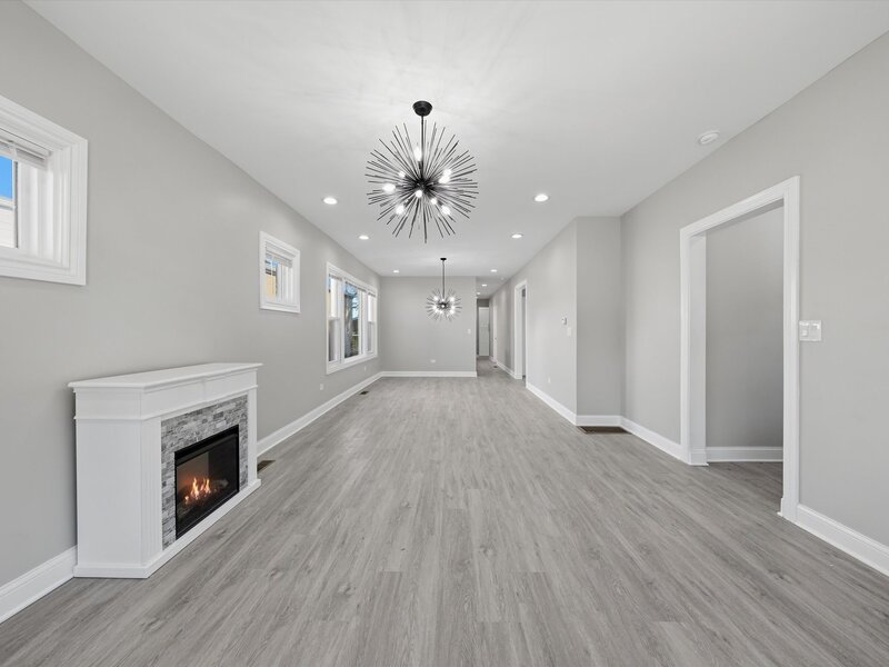 10453 S Indiana Avenue Chicago IL 60628