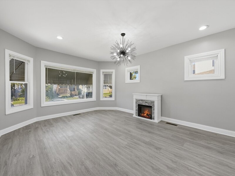 10453 S Indiana Avenue Chicago IL 60628