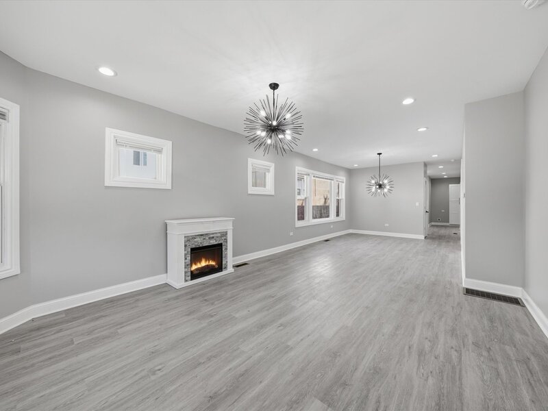 10453 S Indiana Avenue Chicago IL 60628