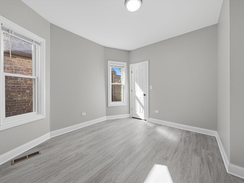 10453 S Indiana Avenue Chicago IL 60628