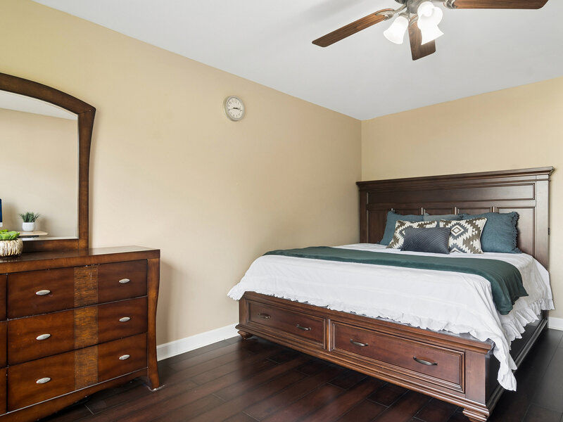 1432 Newport Lane Mundelein IL 60060