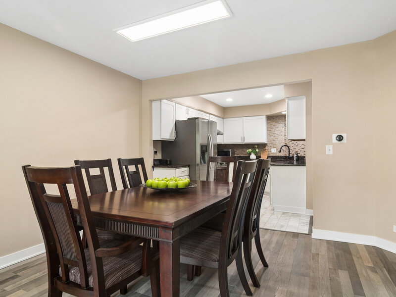 1432 Newport Lane Mundelein IL 60060