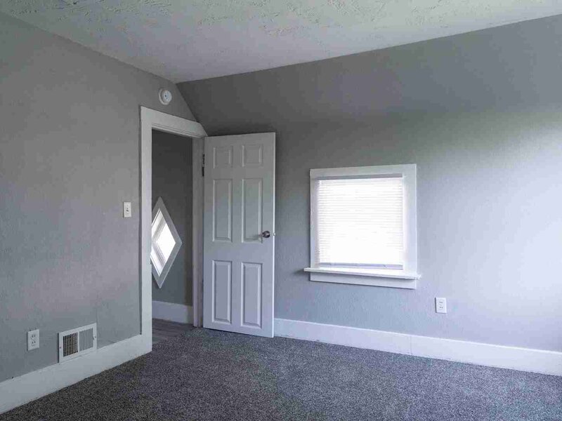 1432 W 6th Street Davenport IA 52802