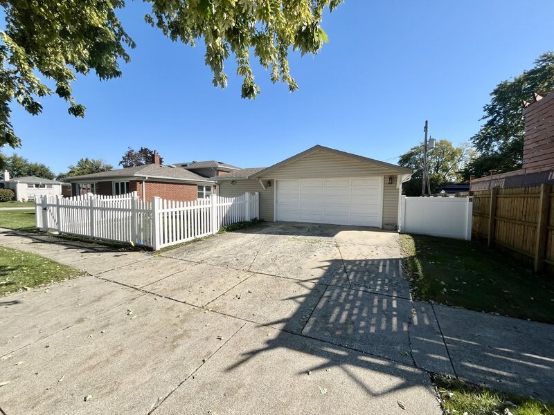 4537 W 102nd Street Oak Lawn IL 60453