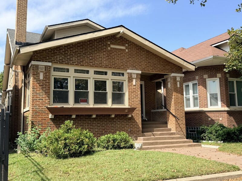 8118 S Saint Lawrence Avenue Chicago IL 60619