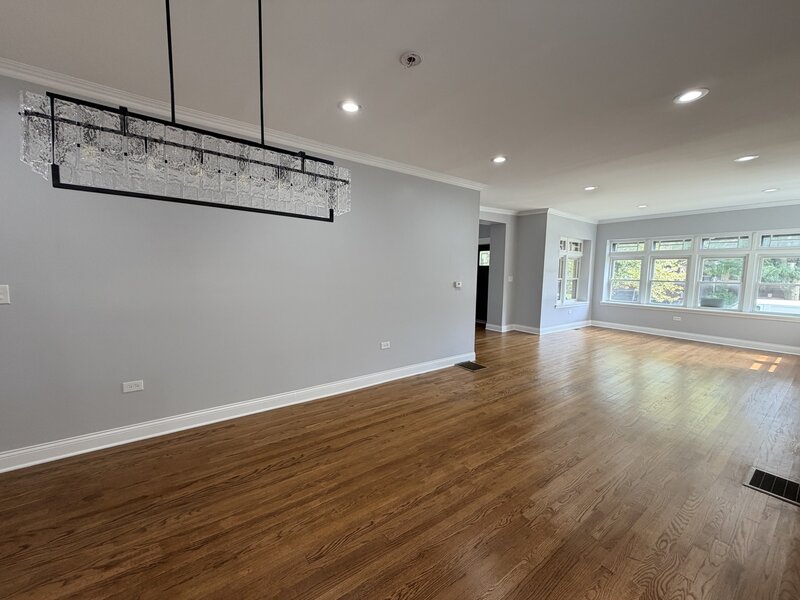 8118 S Saint Lawrence Avenue Chicago IL 60619