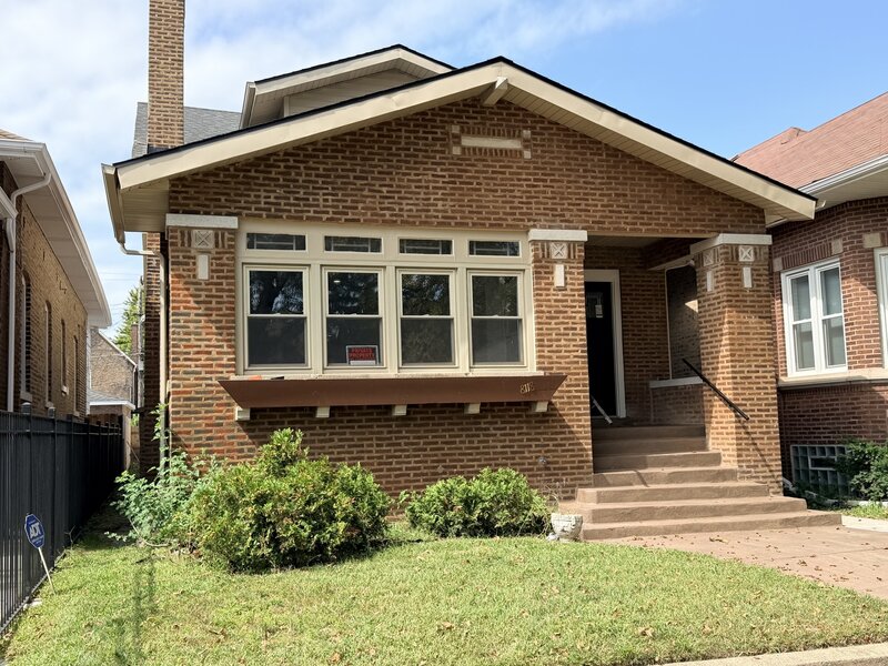 8118 S Saint Lawrence Avenue Chicago IL 60619