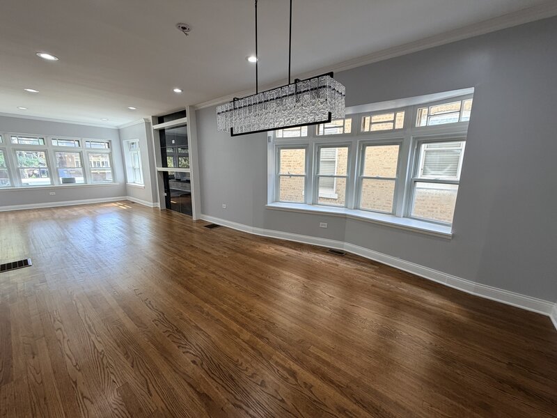 8118 S Saint Lawrence Avenue Chicago IL 60619