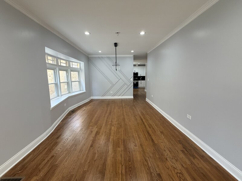 8118 S Saint Lawrence Avenue Chicago IL 60619