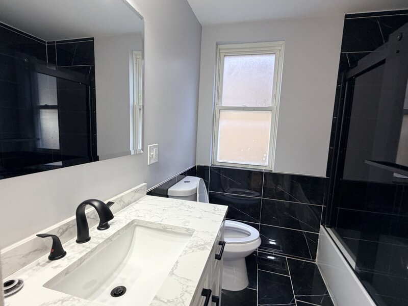8118 S Saint Lawrence Avenue Chicago IL 60619