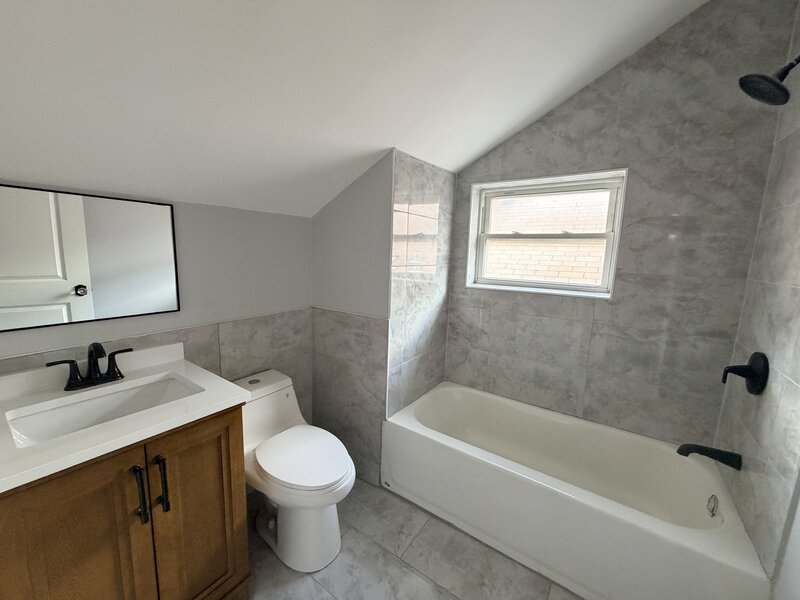 8118 S Saint Lawrence Avenue Chicago IL 60619