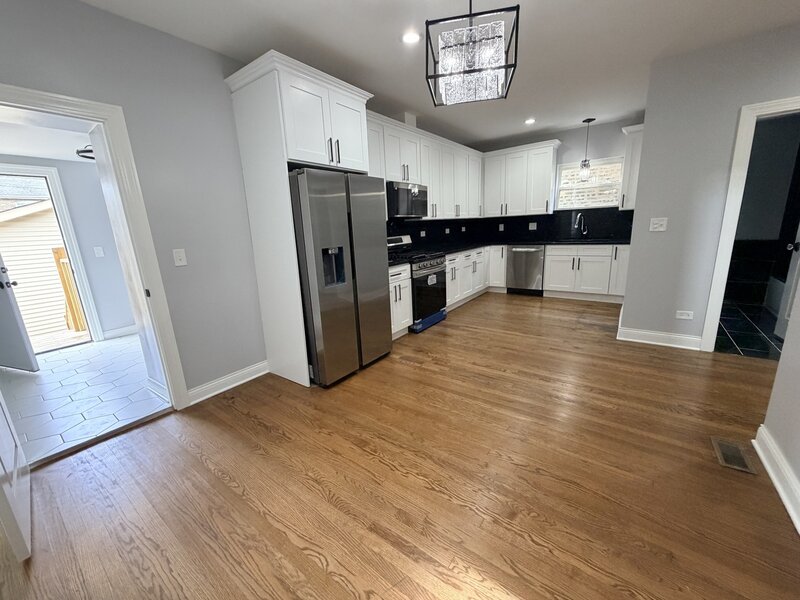 8118 S Saint Lawrence Avenue Chicago IL 60619