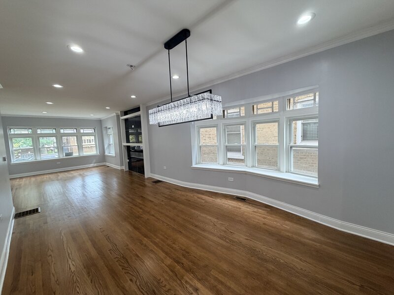 8118 S Saint Lawrence Avenue Chicago IL 60619
