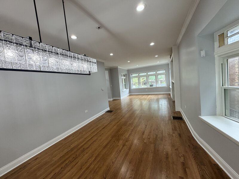 8118 S Saint Lawrence Avenue Chicago IL 60619