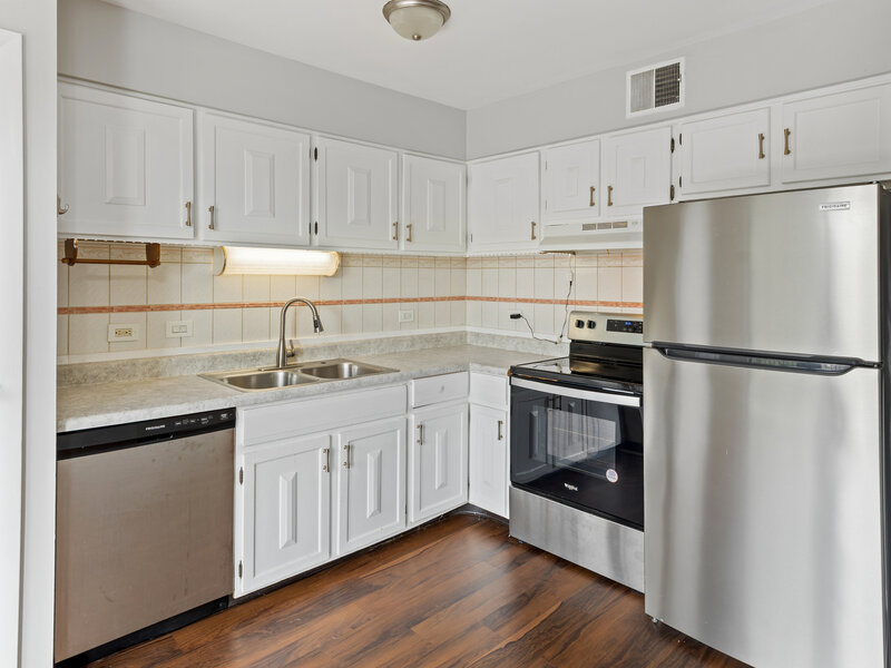1472 Carol Court Palatine IL 60074