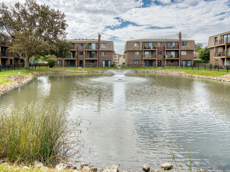 1472 Carol Court Palatine IL 60074