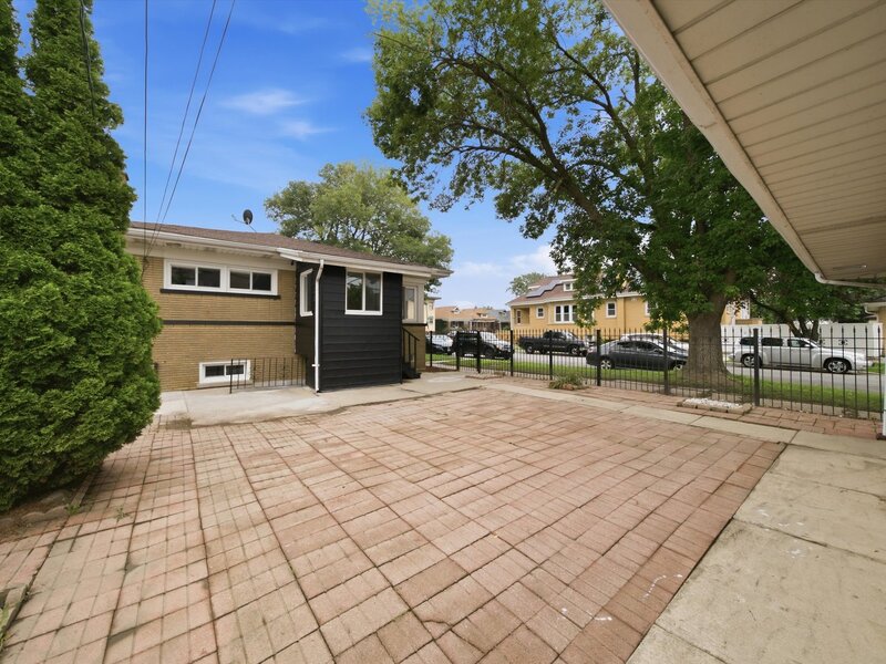 6601 S Francisco Avenue Chicago IL 60629