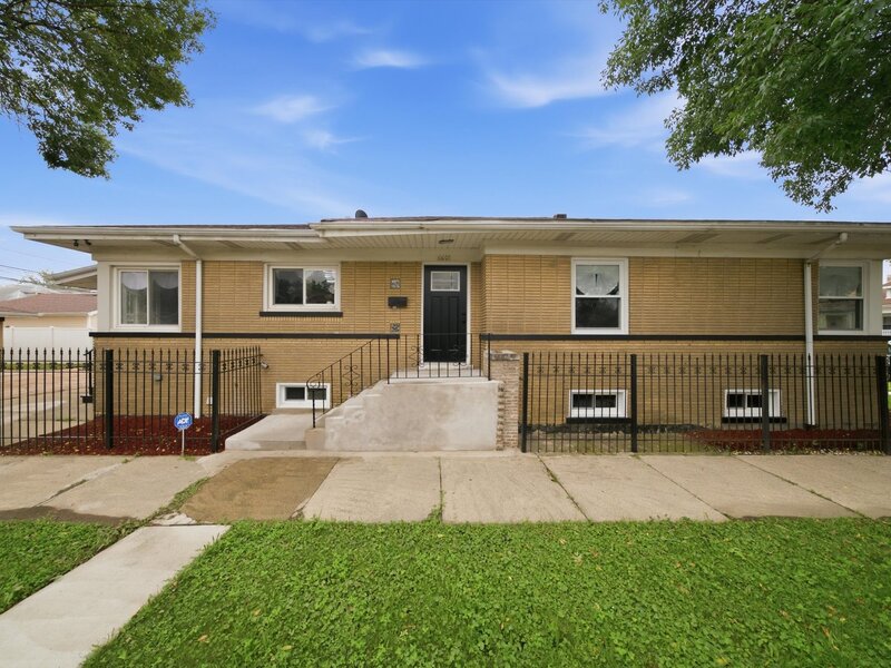 6601 S Francisco Avenue Chicago IL 60629
