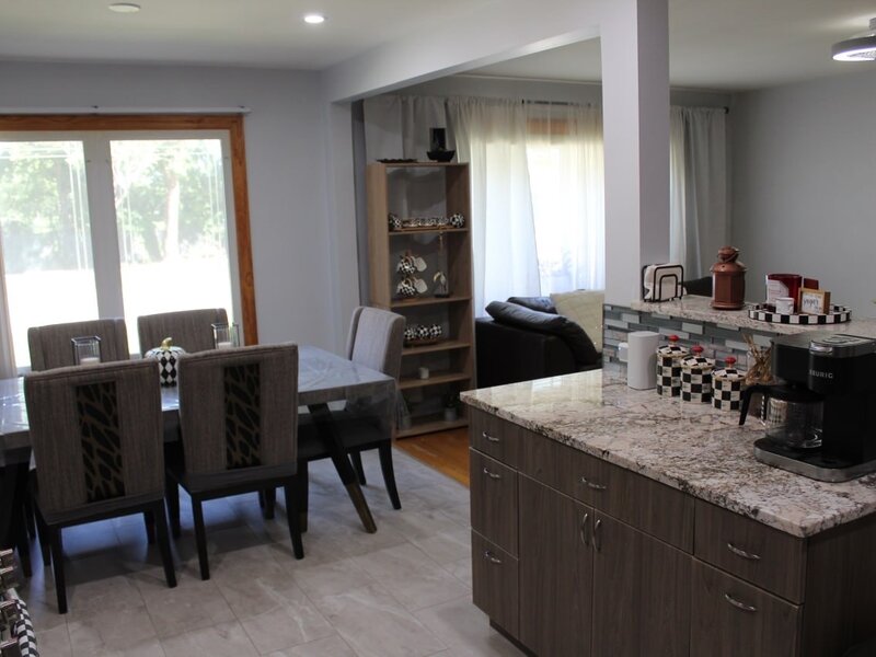 4253 W Devon Avenue Chicago IL 60646