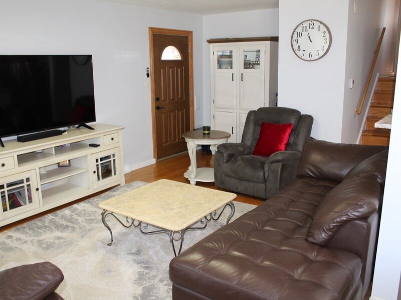 4253 W Devon Avenue Chicago IL 60646