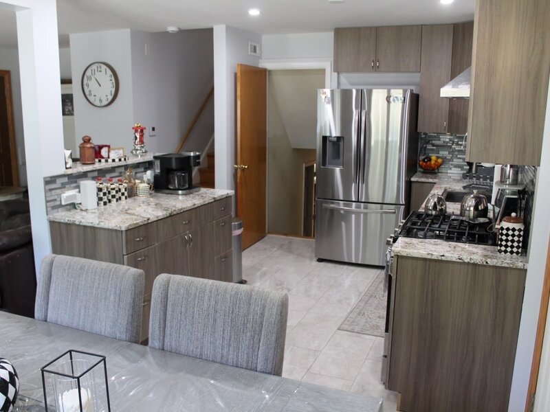 4253 W Devon Avenue Chicago IL 60646