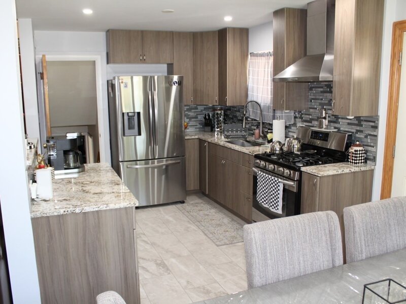 4253 W Devon Avenue Chicago IL 60646