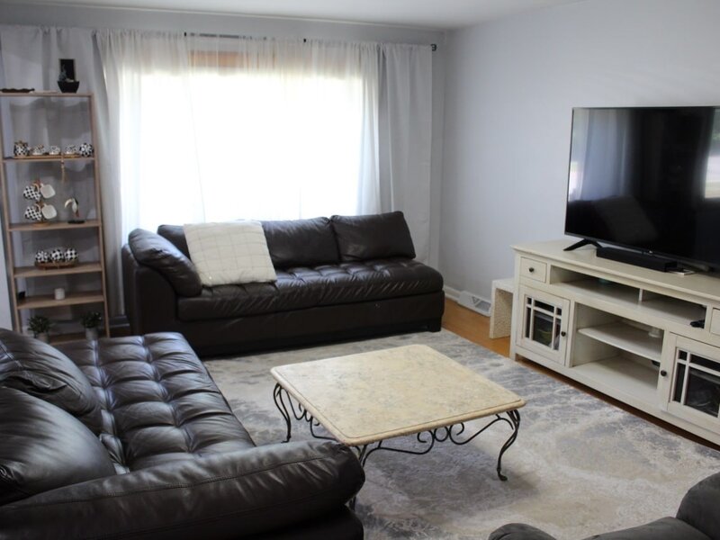 4253 W Devon Avenue Chicago IL 60646