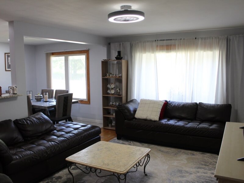 4253 W Devon Avenue Chicago IL 60646