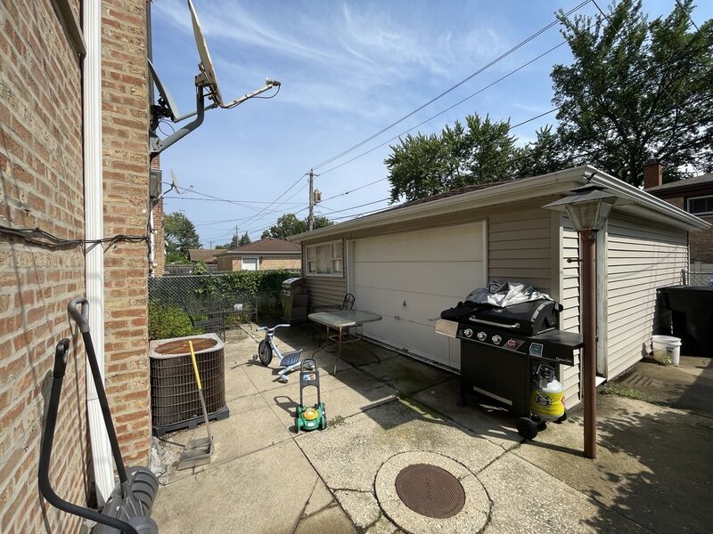 4253 W Devon Avenue Chicago IL 60646