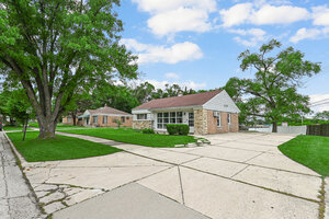 Photo of 17561 Sycamore Drive Homewood IL 60430