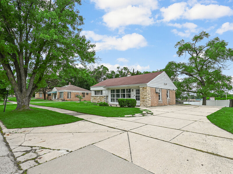 17561 Sycamore Drive Homewood IL 60430