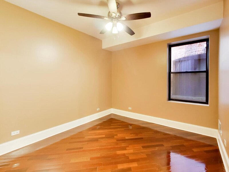 5203 S Indiana Avenue Chicago IL 60615