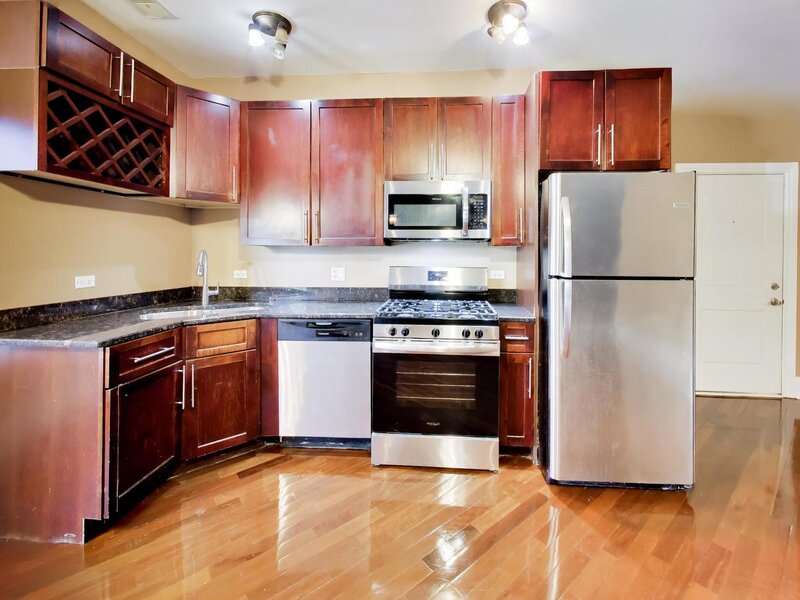5203 S Indiana Avenue Chicago IL 60615