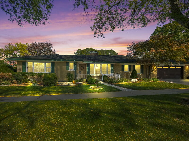 523 We Go Trail Mount Prospect IL 60056