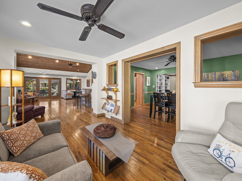 523 We Go Trail Mount Prospect IL 60056
