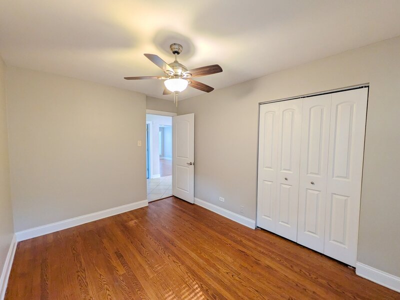 8825 S California Avenue Evergreen Park IL 60805