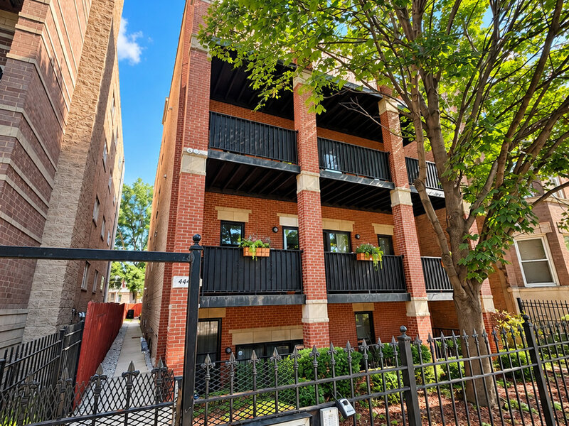 4447 S Indiana Avenue Chicago IL 60653