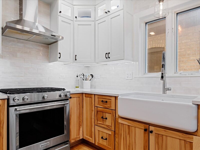 5523 W Pensacola Avenue Chicago IL 60641