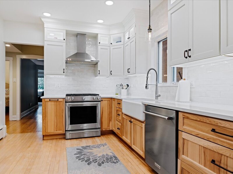 5523 W Pensacola Avenue Chicago IL 60641