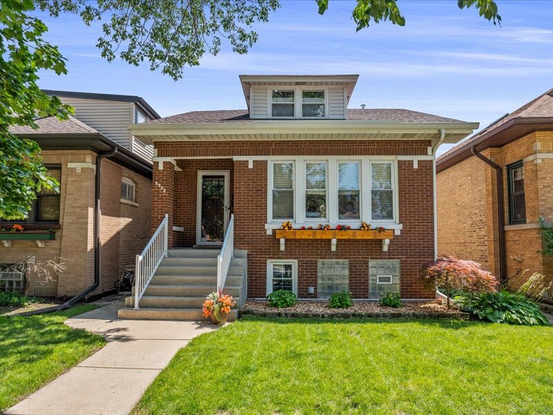 5523 W Pensacola Avenue Chicago IL 60641